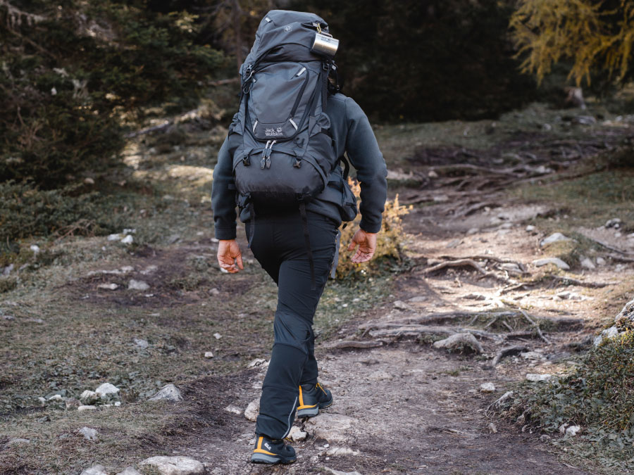 Chaussures d’alpinisme en utilisation au sommet
